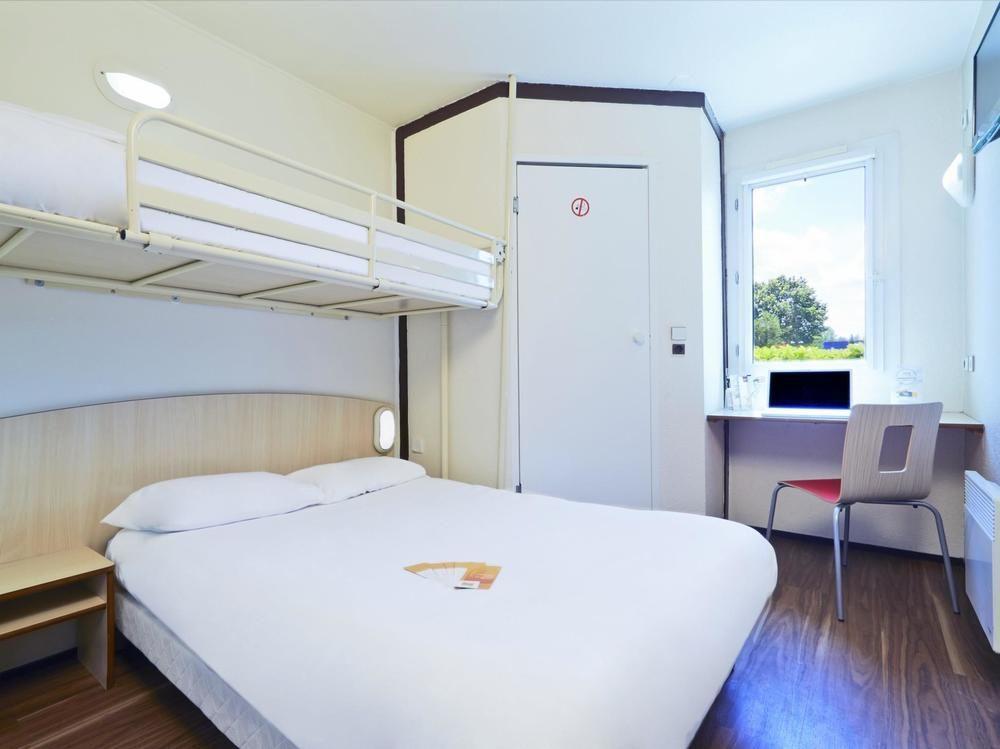 Hotel F1 Lyon Genay Massieux ภายนอก รูปภาพ