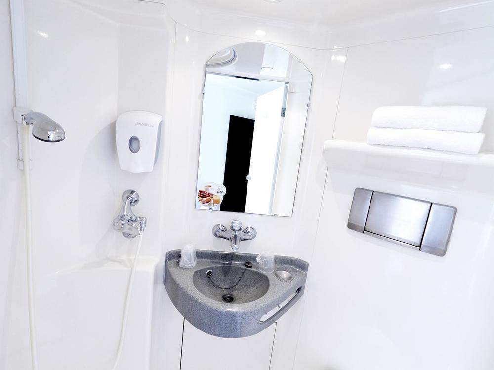 Hotel F1 Lyon Genay Massieux ภายนอก รูปภาพ