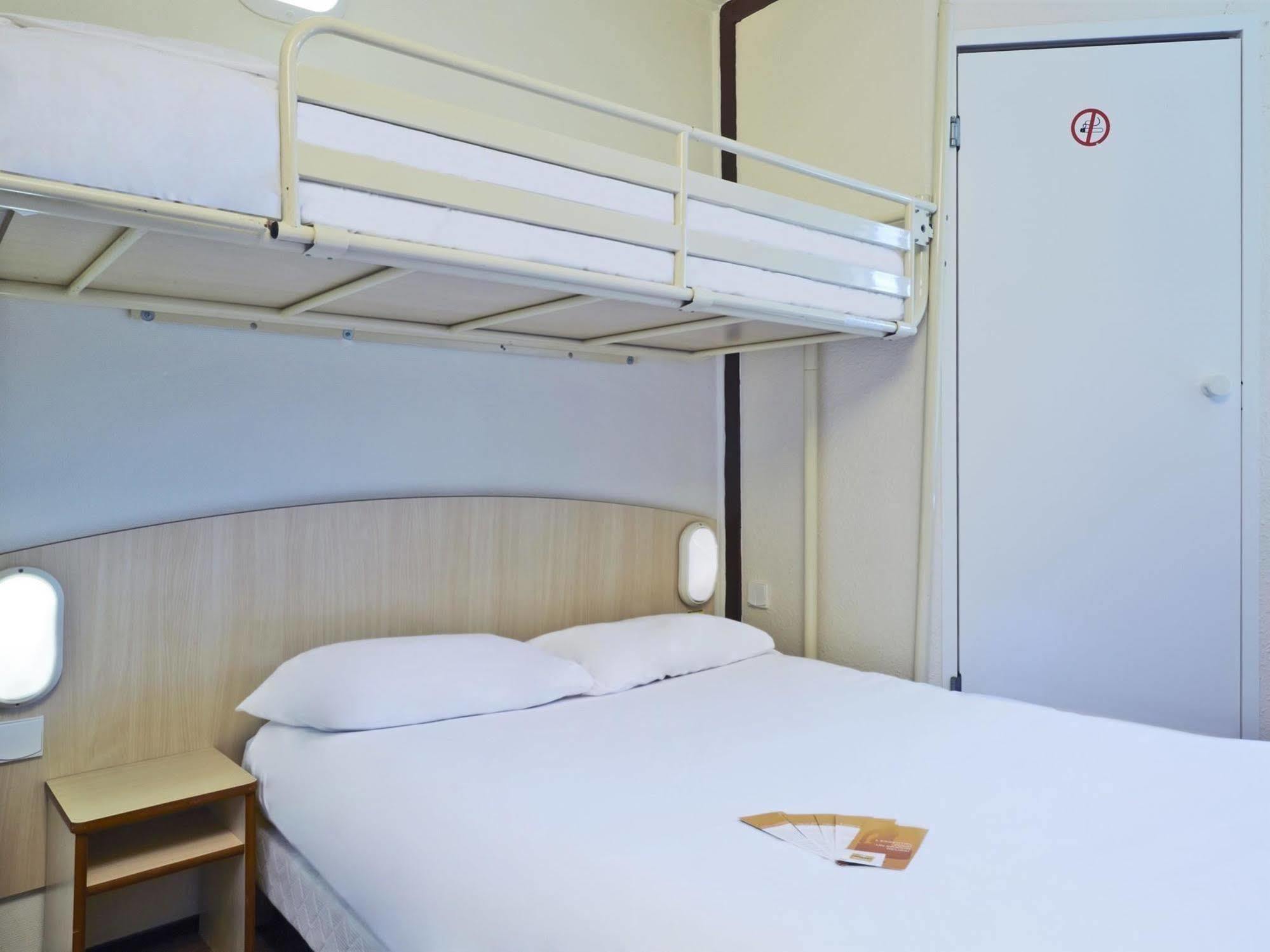 Hotel F1 Lyon Genay Massieux ภายนอก รูปภาพ