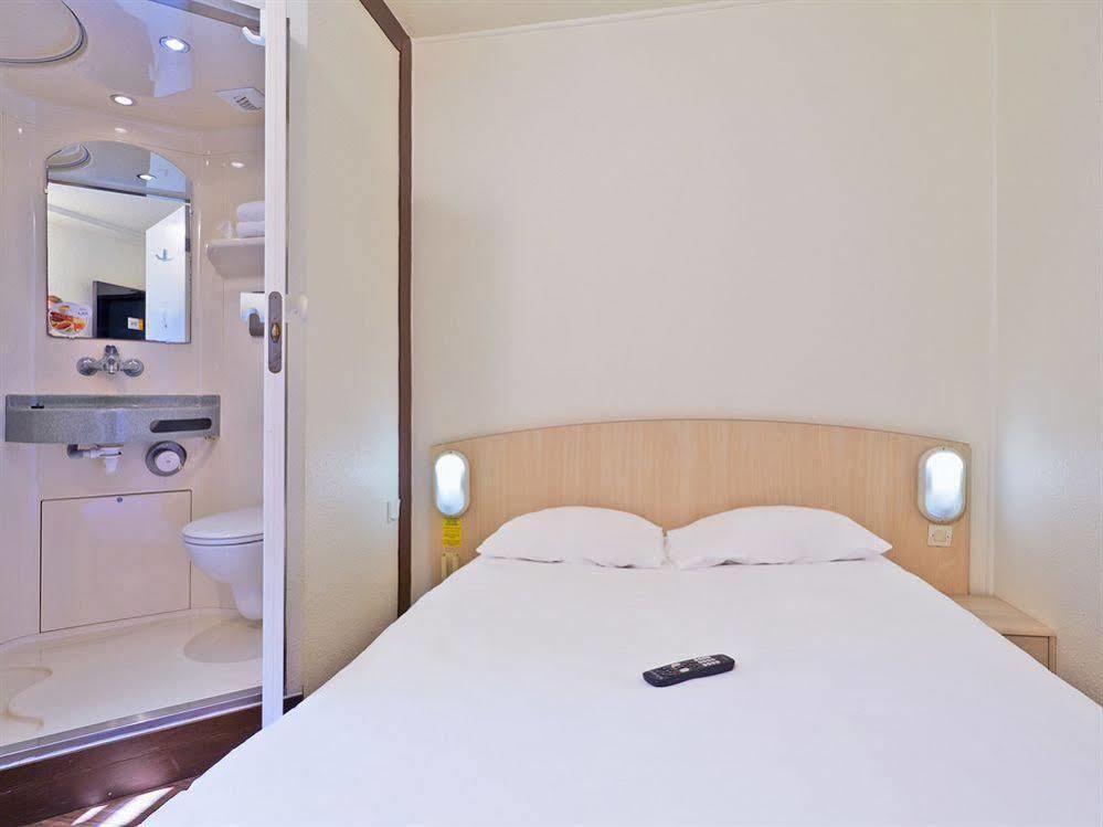 Hotel F1 Lyon Genay Massieux ภายนอก รูปภาพ