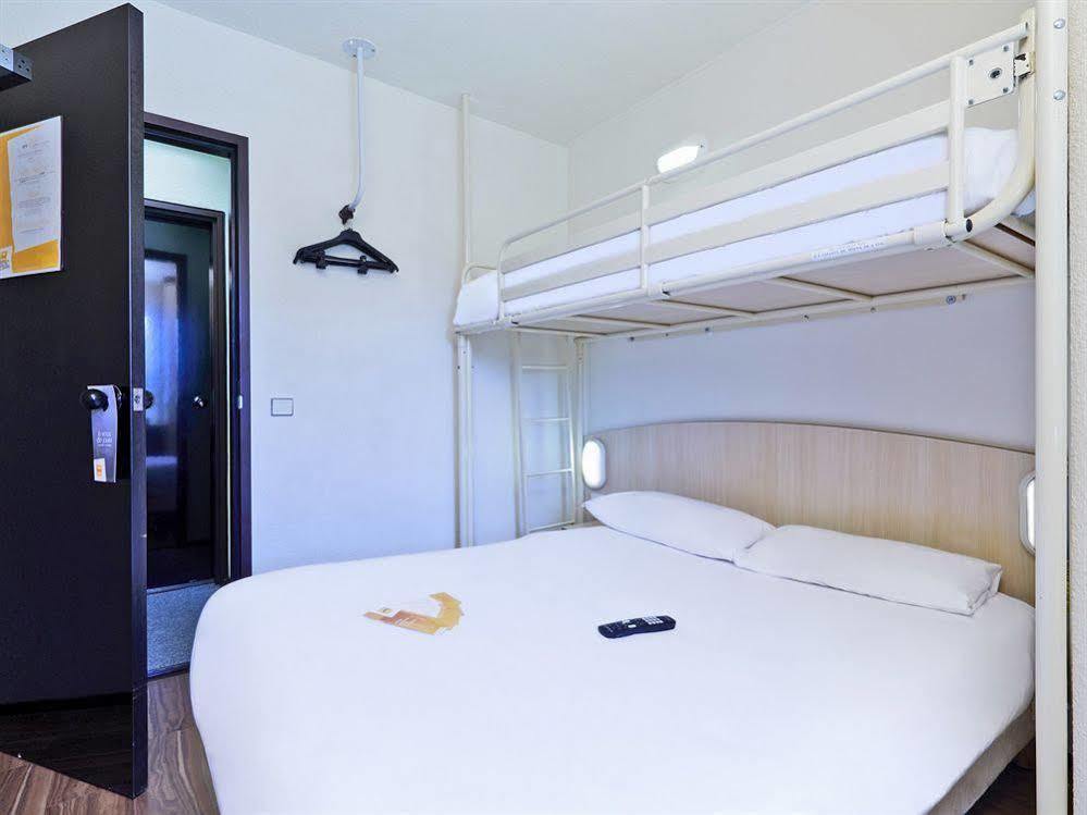 Hotel F1 Lyon Genay Massieux ภายนอก รูปภาพ
